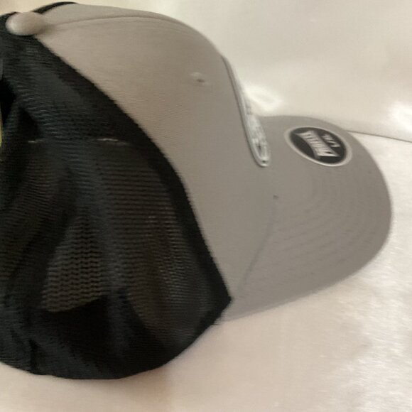 Buc-Ees Gray & Black Mesh Back Trucker Hat L/XL Proflex Adjustable Cap - Picture 4 of 5
